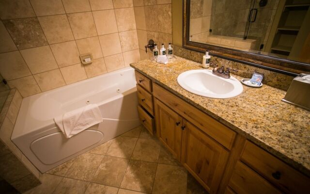 Stay in Comfort while Enjoying Valley Views by RedAwning