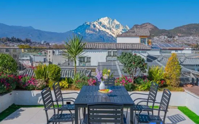 Yunyao Residence · ART GDN Sky Garden | Snow-Capped Mountain View Audiovisual Homestay – Outside – Lijiang