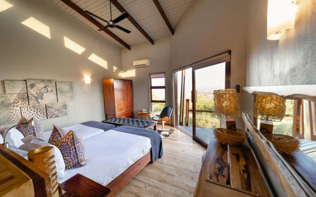 Rhino Ridge Safari Lodge