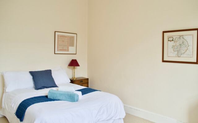 Spacious Flat in Central Stockbridge