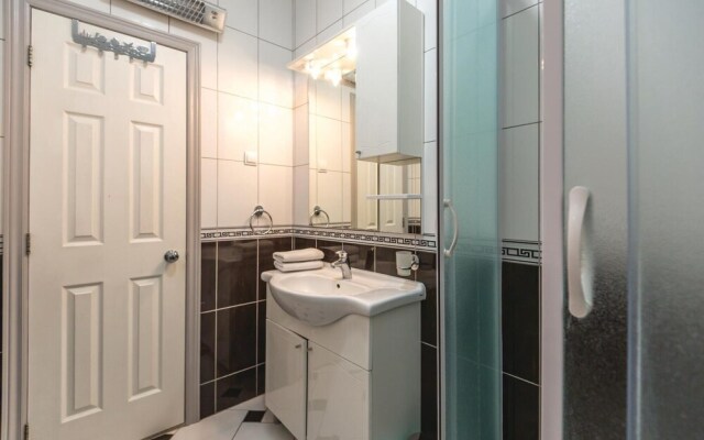 Nice Home in Makarska With Wifi and 1 Bedrooms