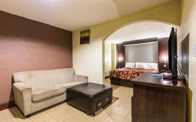 Rodeway Inn & Suites Houston near Medical Center