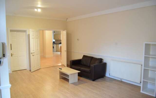 3 Bedroom Bayswater Flat