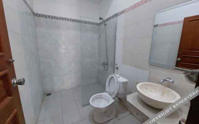 Sunrise Hotel Larantuka