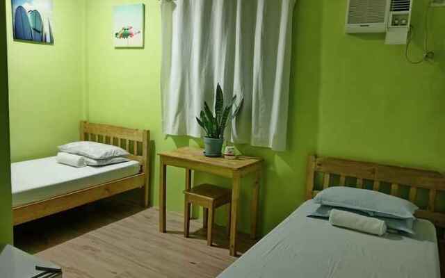 HM&B Backpackers Inn