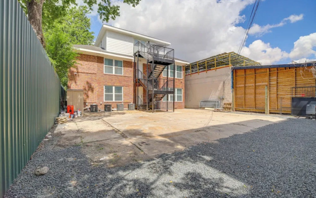 Pet-friendly Houston Apartment: Walk to Midtown!