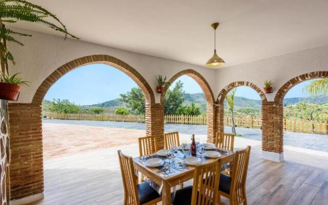 Villa Asuncion Arenas by Ruralidays