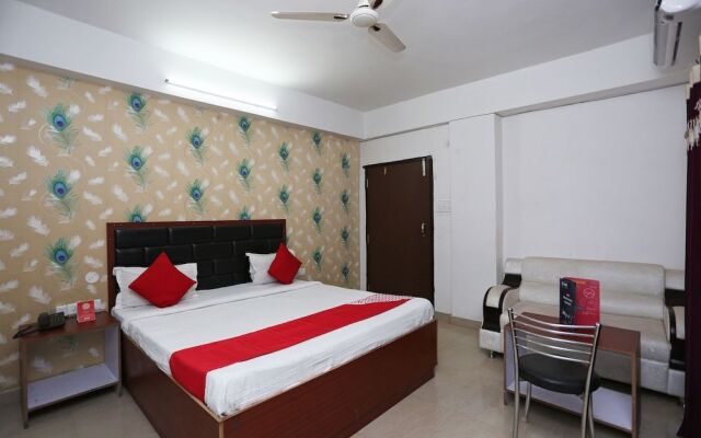 OYO 24694 Hotel Satya Inn