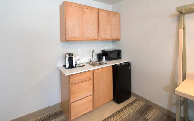 Holiday Inn Express & Suites Rochester Hill - Detroit Area by IHG