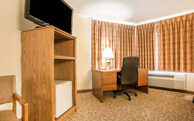 Econo Lodge Inn & Suites Stevens Point