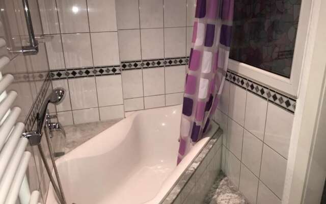 A&S Hostel Bonnerstr. 64