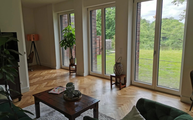 exklusives Studioapartment - in traumhafter Lage direkt am Halensee