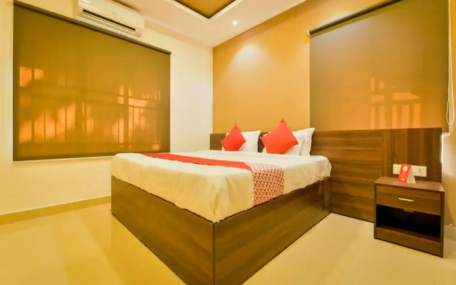 OYO Home 82829 Modern Studio
