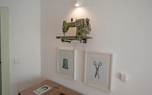 Stay local in Alfama! Alice central home, near river