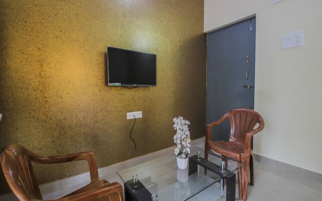 OYO 15927 Home Spacious Studio Reis Margo Fort