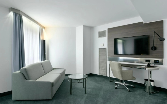 DoubleTree by Hilton Ottawa Downtown