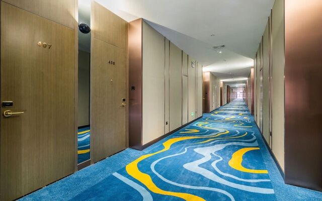 Golden Bay Hotel
