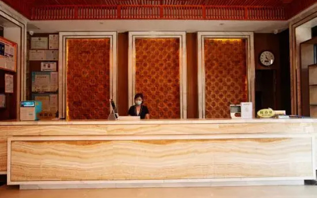 Karen Le Business Hotel