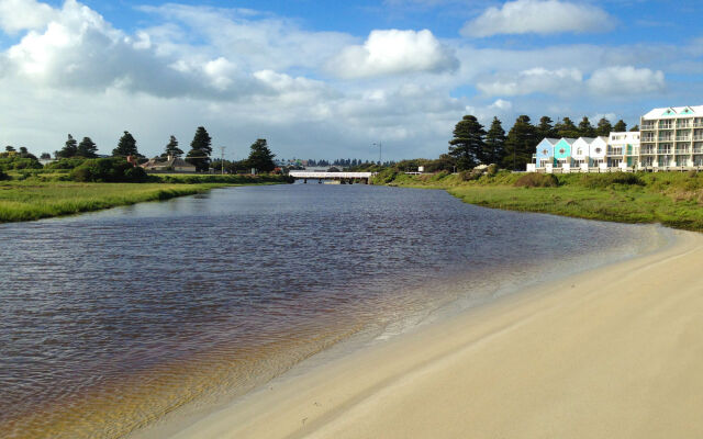 Lady Bay Resort