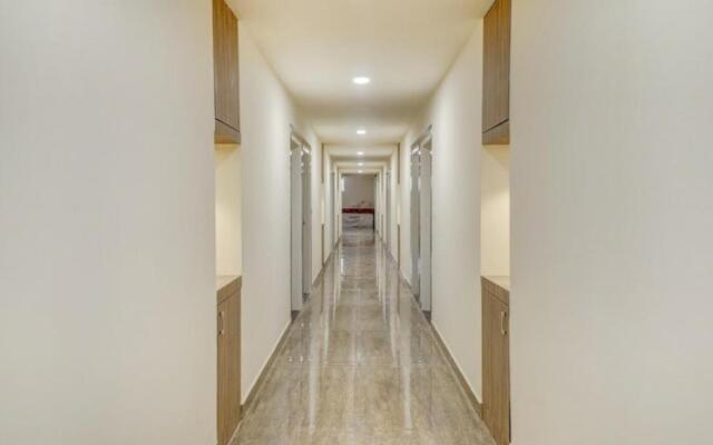 OYO 47017 Hotel Hallmark