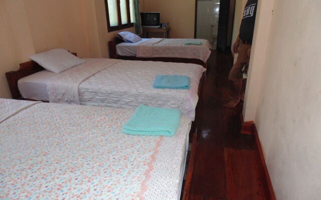 Saynambak Riverside Guest House