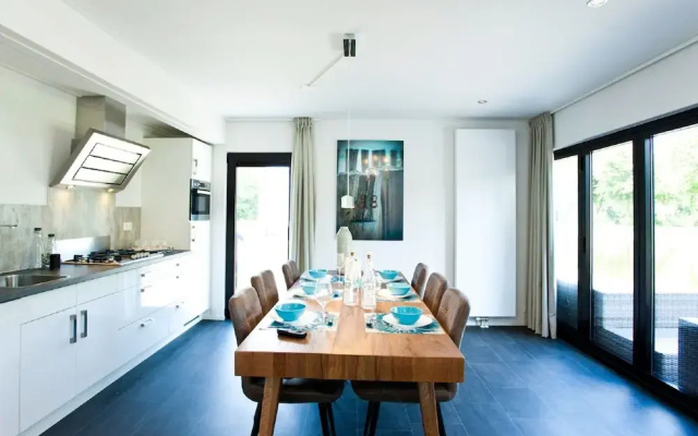 Modern Holiday Home With Roof Terrace