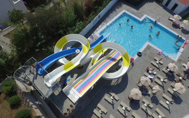 Aiora Aqua Resort