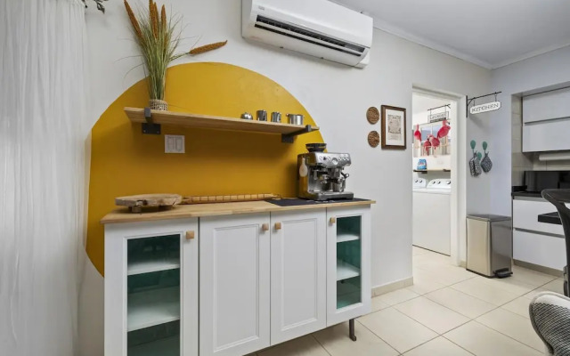 Beautiful 3br4ba Amazing Location w Private Pool