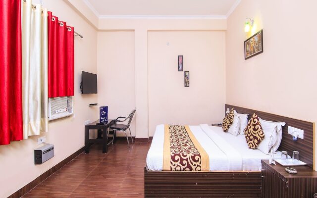 OYO 8243 Climat Inn