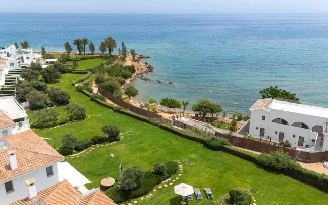 Sirena Solis Elevated Coastal Living Above Sirena Bay