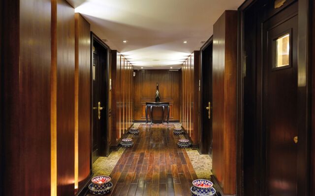 Paradise Suites Hotel