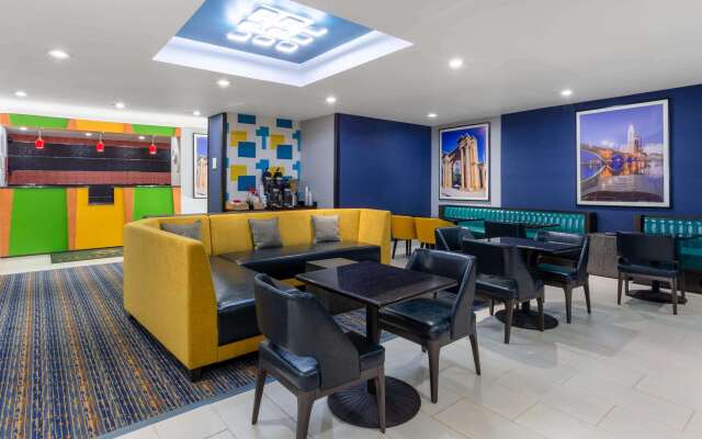 La Quinta Inn & Suites by Wyndham Columbus West - Hilliard