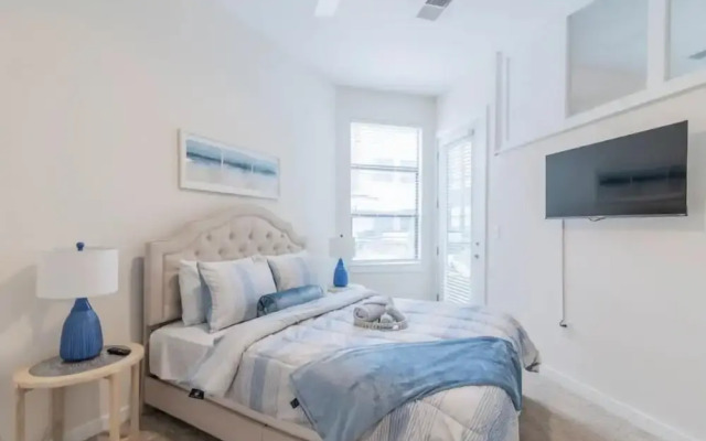 Cozy Apartment with WiFi 206
