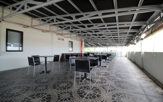 Airy Wenang Sam Ratulangi 138 Manado