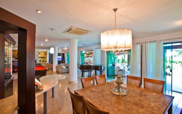 FL004 5 Bedroom Villa By Senstay