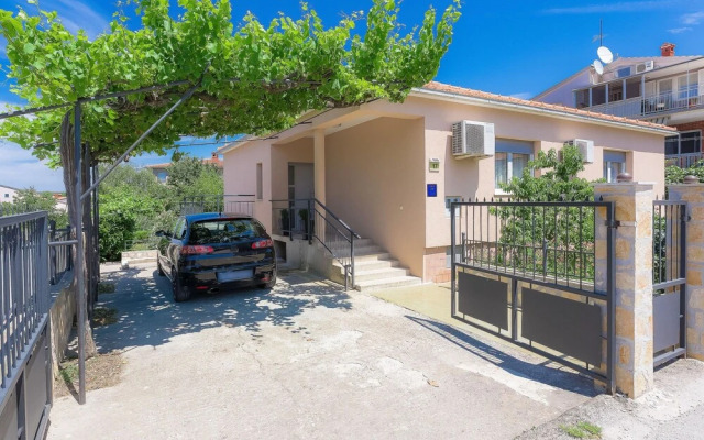 Rovere Pula in Pula With 2 Bedrooms and 1 5 Bathrooms