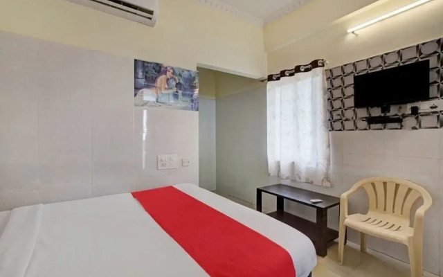 iROOMZ Hotel Sweekar Suites