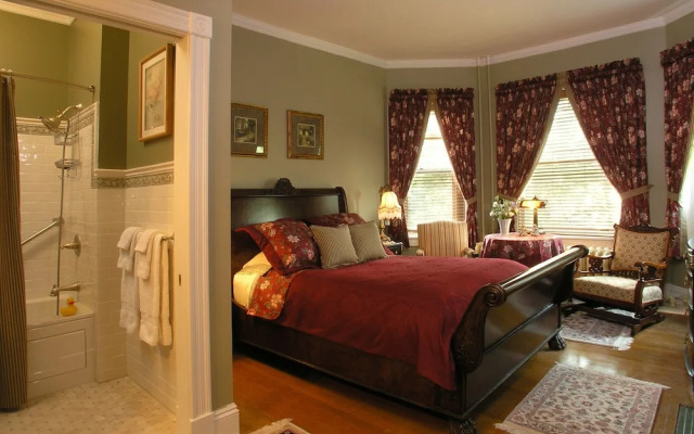 B. F. Hiestand House Bed & Breakfast