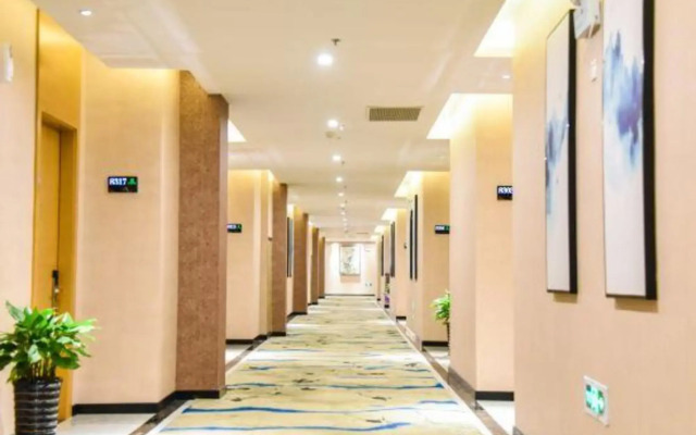 Gujing Junlai Hotel (Feidong Pazhou Central Plaza Hui Mall)