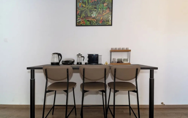 City Center Modern Boho Stay