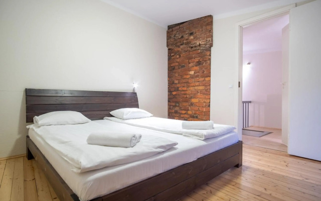 Dream Stay - Bright 2-Bedroom 2-Floor Old Town Apartment