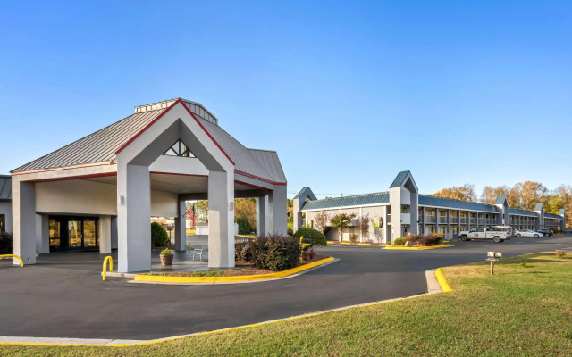 Super 8 by Wyndham Garysburg/Roanoke Rapids