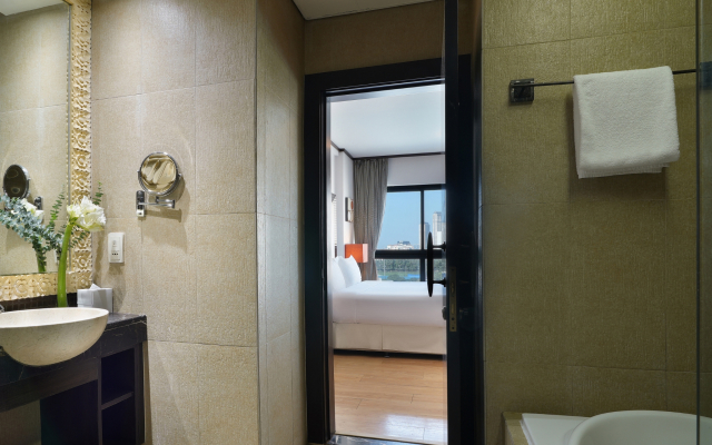 Отель Park Apartments Dubai, an Edge by Rotana