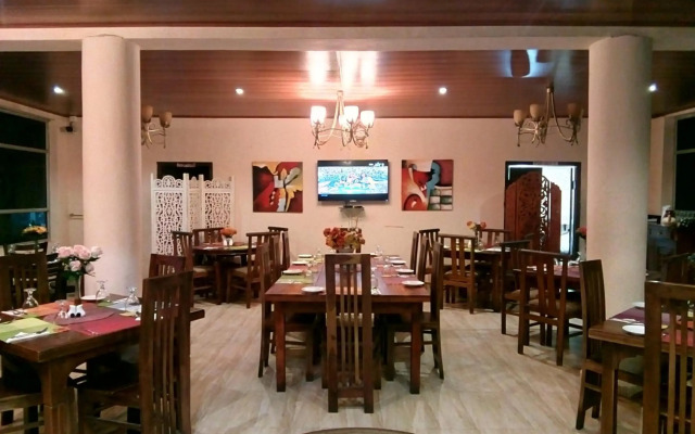 Hill Cool Hotel & Restaurant