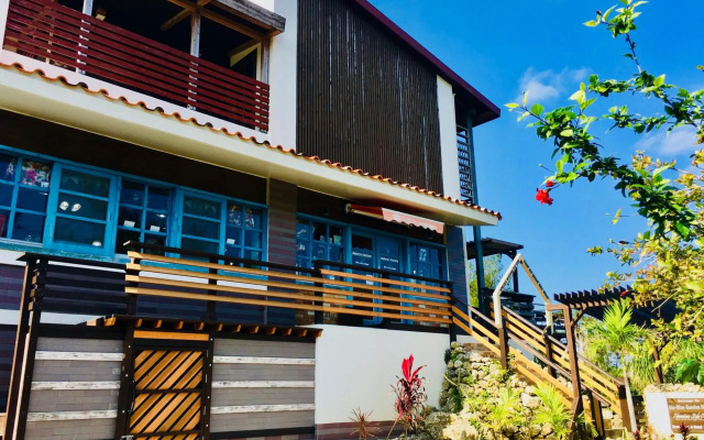 Ma-Blue Garden House