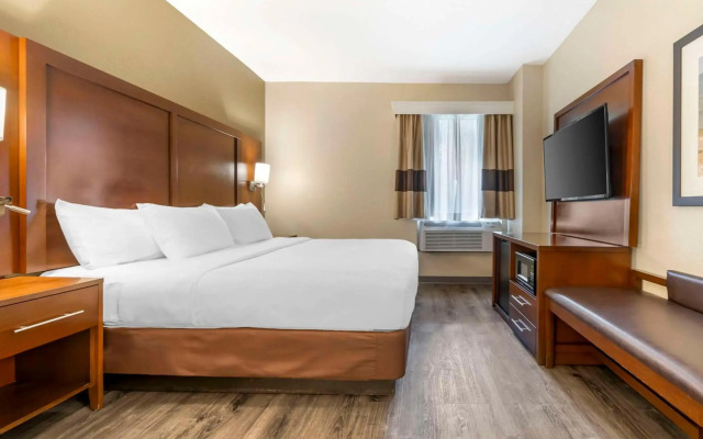 Comfort Suites