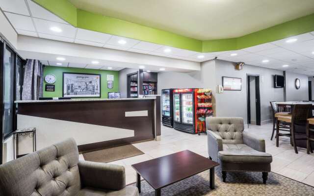 Super 8 by Wyndham Knoxville West/Farragut