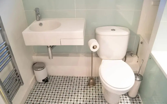 Beautiful Battersea Flat - 4 Guests