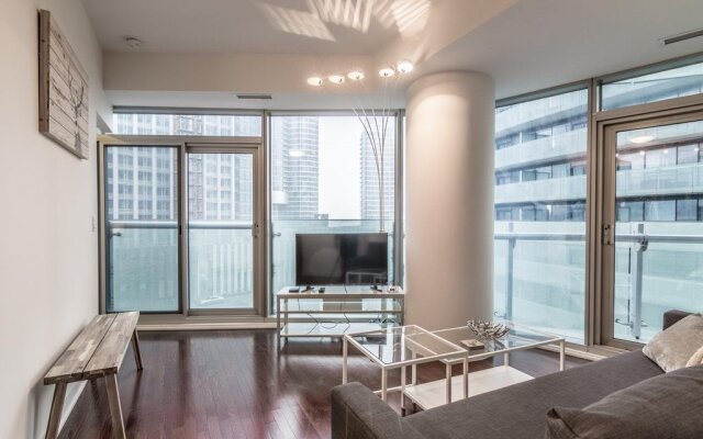 AOC Suites 2 Bedroom Condo, City CN Tower View