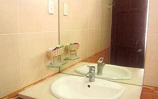 Hoang Tay 1 Hotel by Bay Luxury